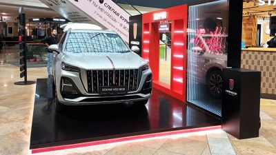 Презентационный стенд для авто бренда Hongqi